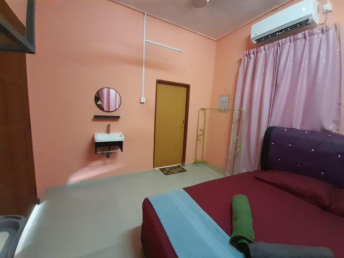 Guesthouse Mokteh Kuala Terengganu Exterior photo
